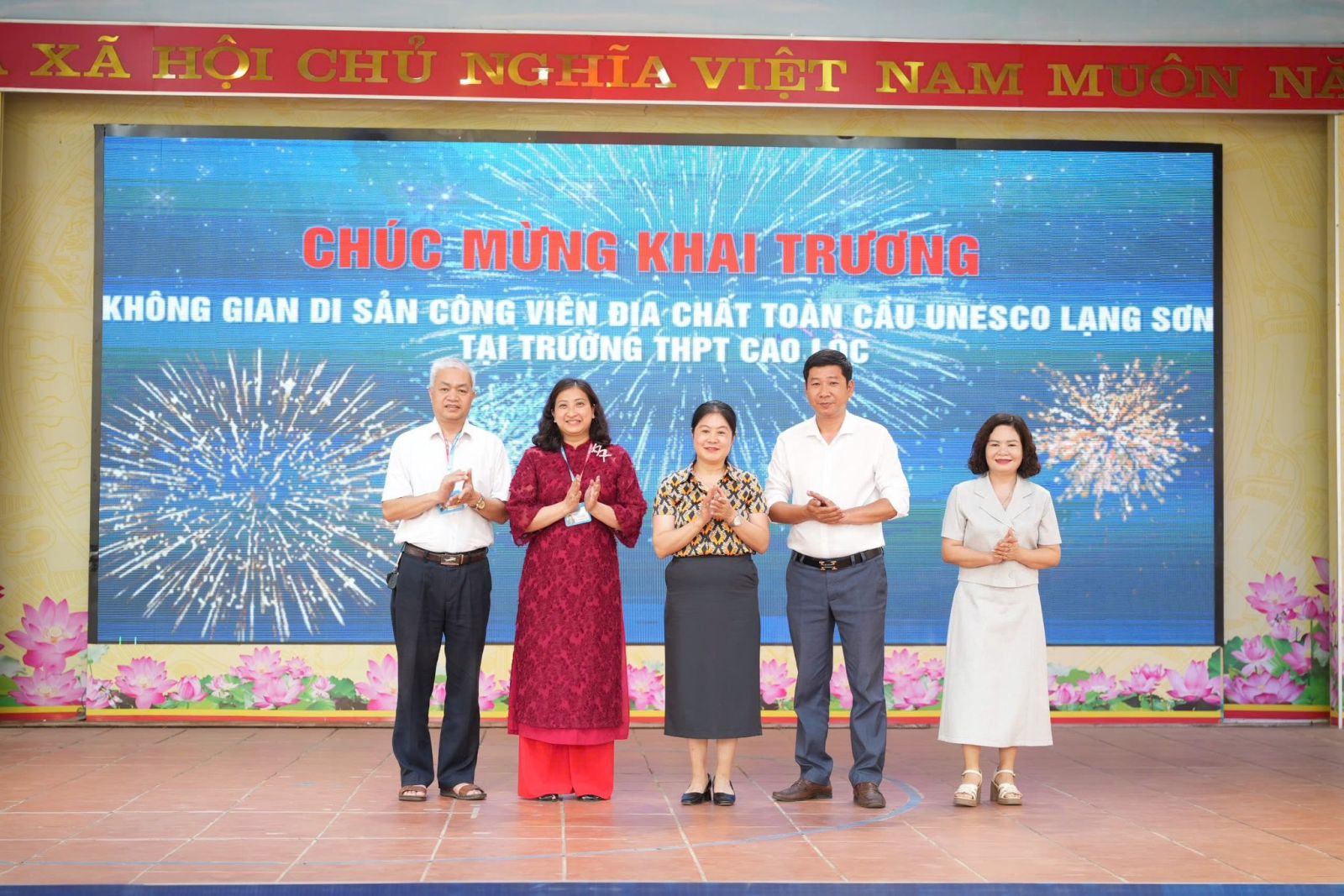 TRƯỜNG THPT CAO LỘC TỔ CHỨC TUYÊN TRUYỀN VÀ TRIỂN LÃM DI SẢN VĂN HÓA VÙNG CÔNG VIÊN ĐỊA CHẤT TOÀN CẦU UNESCO LẠNG SƠN