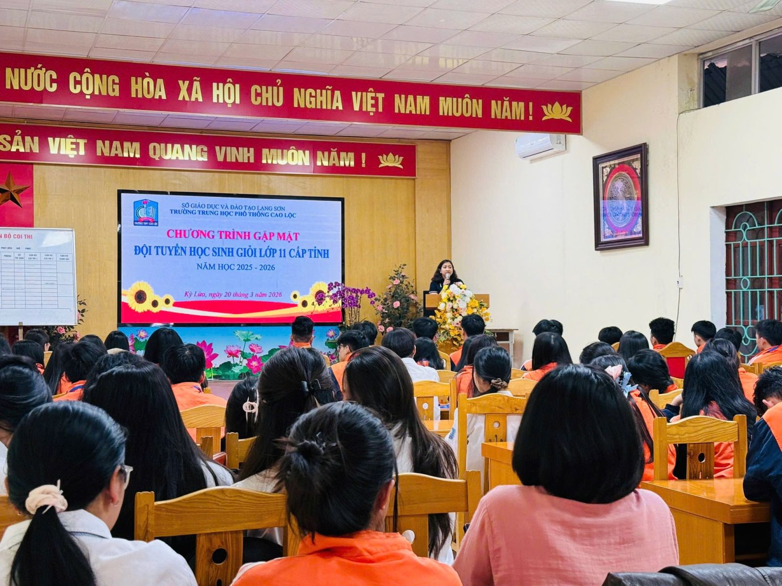 TRƯỜNG THPT CAO LỘC TỔ CHỨC GẶP MẶT ĐỘI TUYỂN HỌC SINH THAM GIA KỲ THI CHỌN HỌC SINH GIỎI CẤP TỈNH LỚP 11 NĂM HỌC 2025–2026