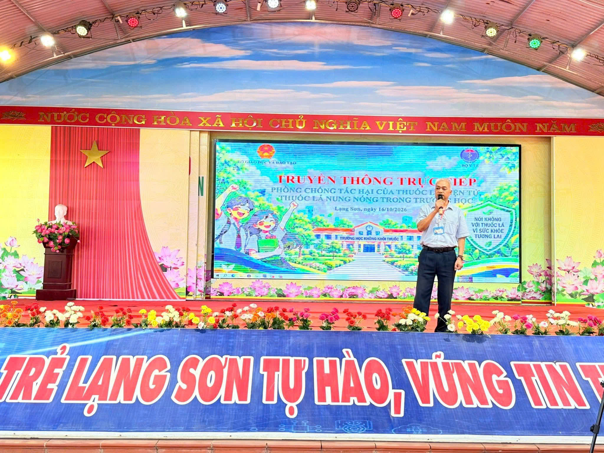 TRƯỜNG THPT CAO LỘC: NÂNG CAO NHẬN THỨC, KỸ NĂNG PHÒNG TRÁNH THUỐC LÁ ĐIỆN TỬ, THUỐC LÁ NUNG NÓNG CHO HỌC SINH